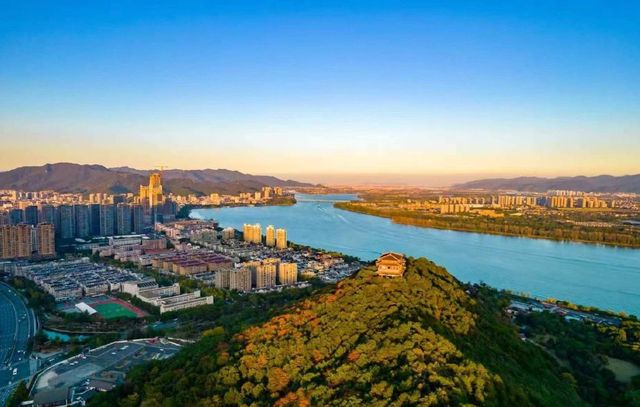 杭州富春江鹿山，流動油畫般的復古美景