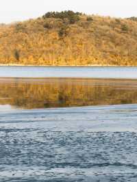 淨月潭：在冷杉林與月亮之間豢養一汪液態翡翠