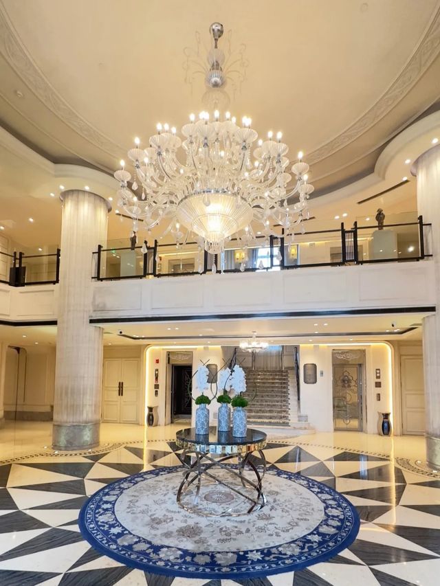 全球只有六家的索菲特傳奇酒店,中國唯一一家索菲特傳奇酒店。位置很好找,西安地鐵1號線五路口站F西南口 全球只有六家的索菲特傳奇酒店,中國唯一一家索菲特傳奇酒店。位置很好找,西安地鐵1號線五路口站F西南口