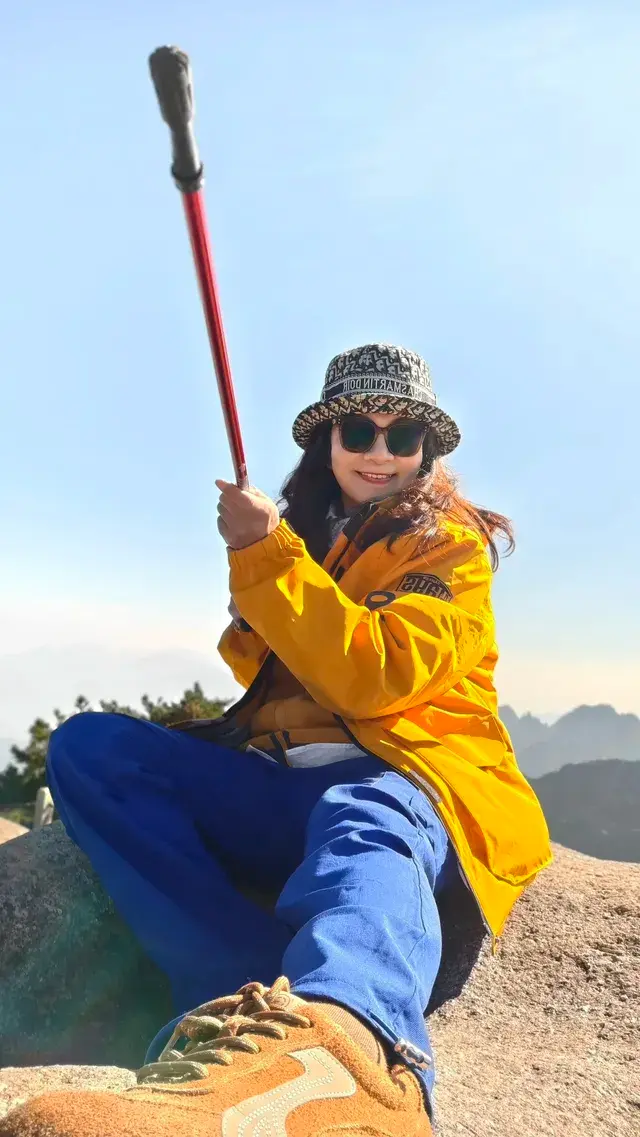 爬黃山，這些裝備和姿勢，明豔出片又實用！