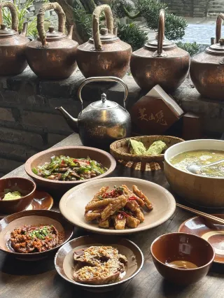 人類幼崽溫泉體驗 青城山帶娃之旅