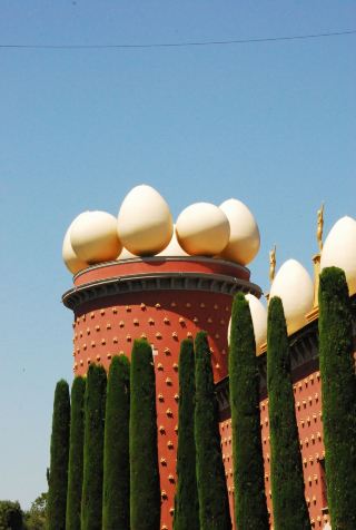 Dalí Route: One-Day Self-Drive Private Tour from Barcelona