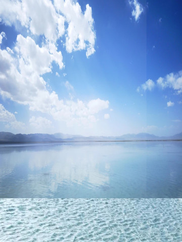 Absolutely stunning! The dreamy Chaka Salt Lake! A must-visit