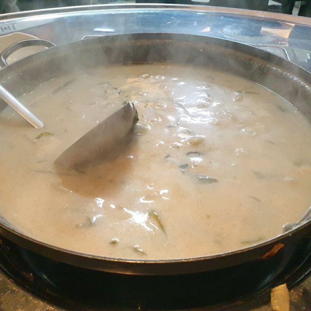 감칠맛이 일품인 소머리전골과 들깨수제비 맛집 전주 가마솥소머리곰탕