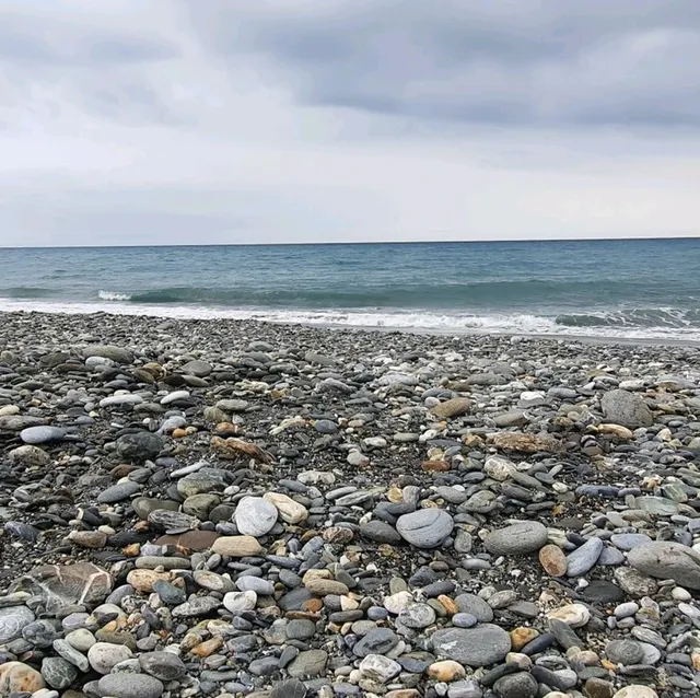聽浪吹風堆石秘境海灘【曼波海灘】