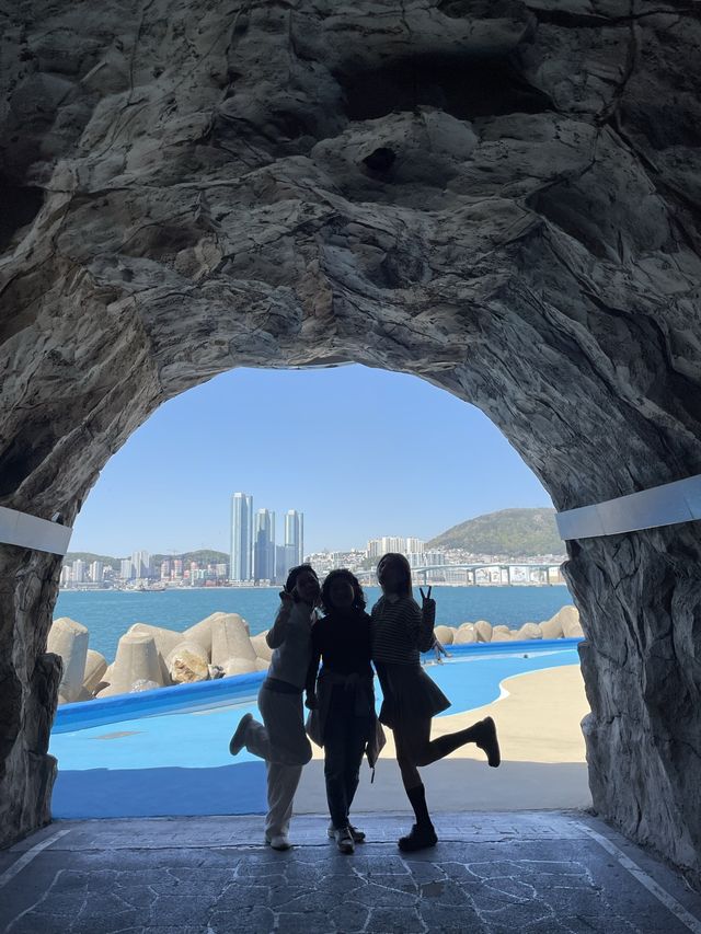 탁트인 오션뷰와 아기자기한 바다마을, 부산 영도 흰여울길