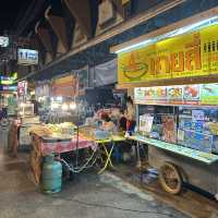 หาของกินที่ตลาดประตูเชียงใหม่