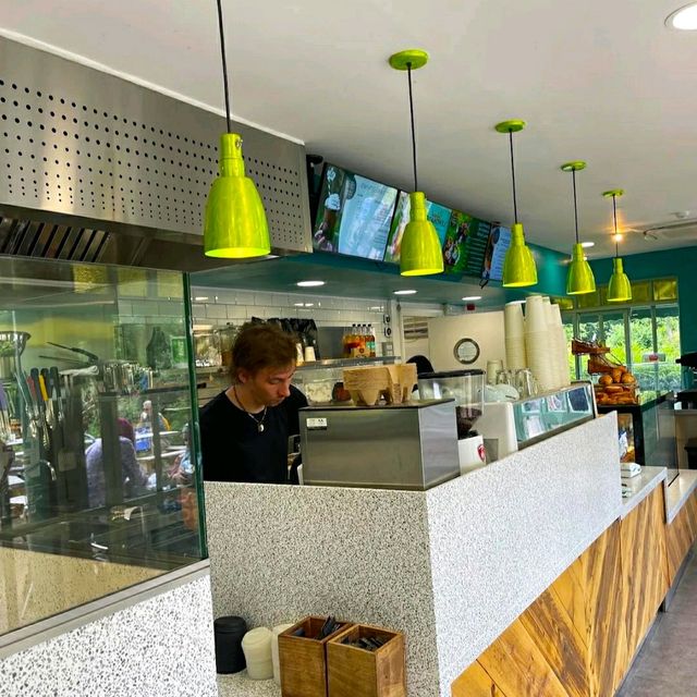 LITTLE CAFE WITH AMAZING LAKE VIEW!