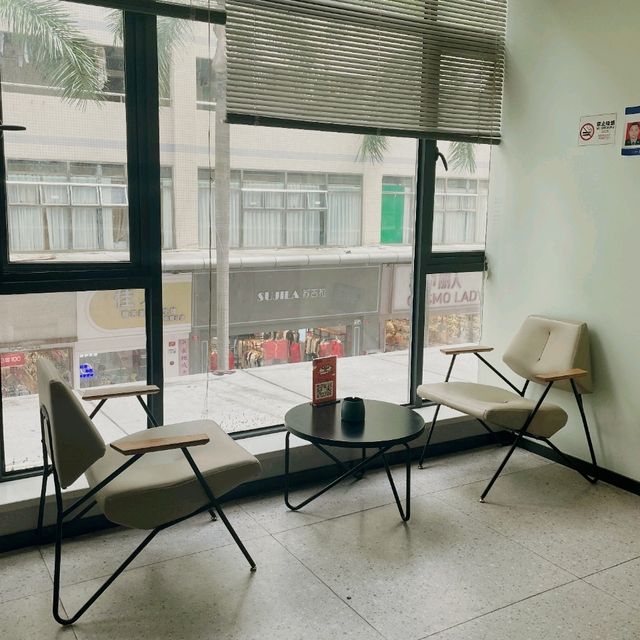 CP值高深圳南山區輕奢風格調酒店