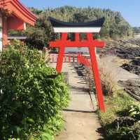 神秘的石頭守護者！探索釜蓋神社⛩️🌟🗿