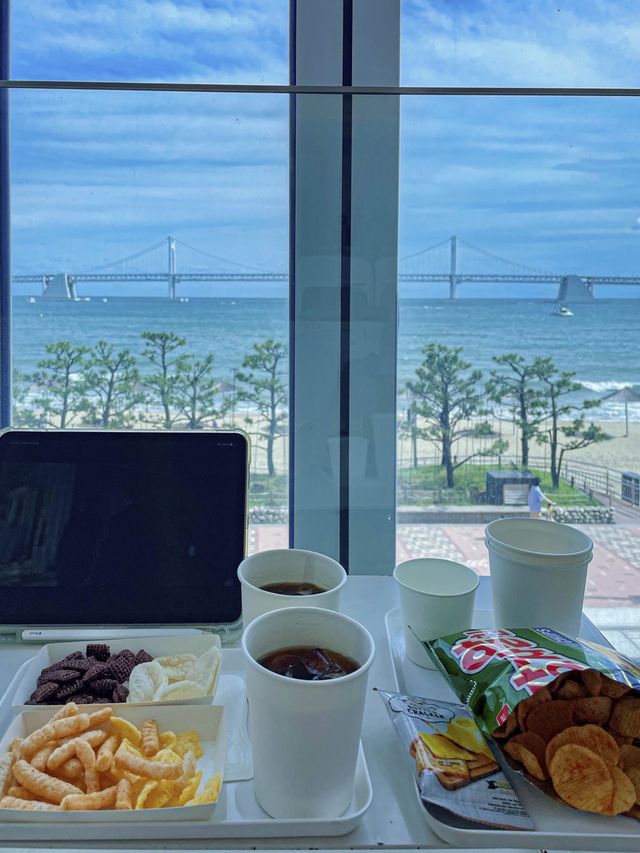 누워서 광안대교 보는 카페, 침대좌석이 있는 별침대