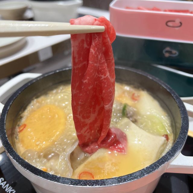 奶蓋控必去和牛火鍋店😋😋