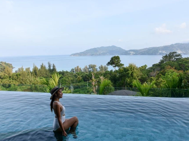 Crest Resort & Pool Villas โรงแรมภูเก็ตวิวสุดปัง