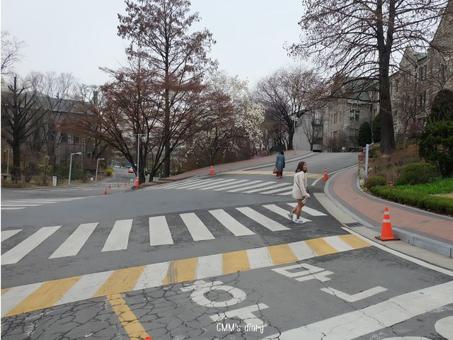 หนีร้อน…ไปเดินชิคที่ Ewha Woman University 
