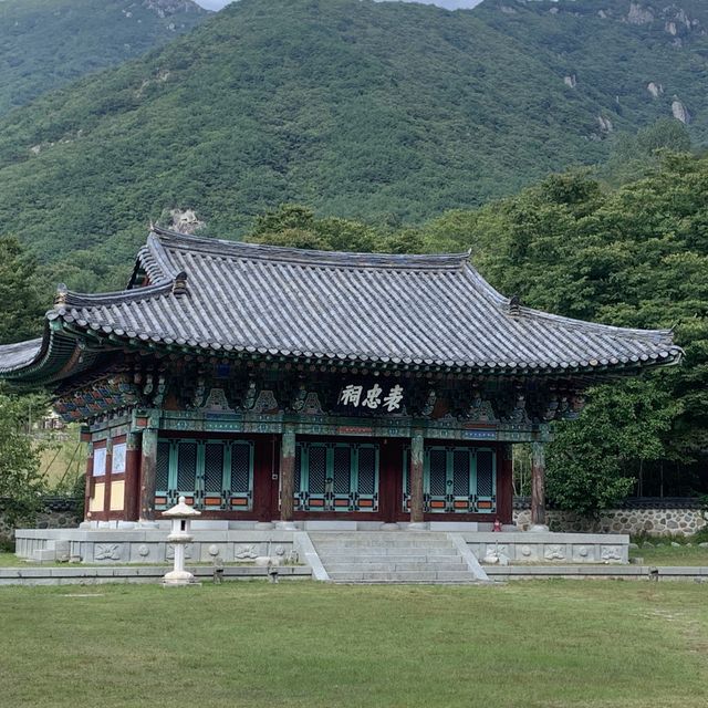 사명대사의 호국 정신이 깃든 절, 표충사