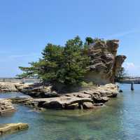 淡路島！郷土記念物絵島（えしま）岩屋にあるパワースポット！海が綺麗！明石大橋を背に絶景ポイントでもある