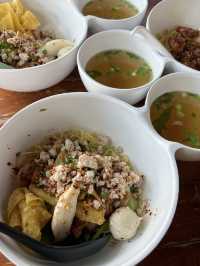 ร้านบะหมี่ร้านดังย่านนครนายก โดยโหน่ง ชะชะช่า