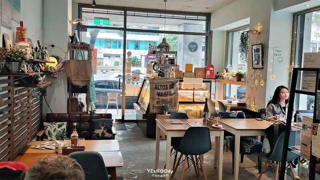 信義區可全天侯享用早午餐，窗邊就能欣賞101大樓城市景色的We & Me Cafe