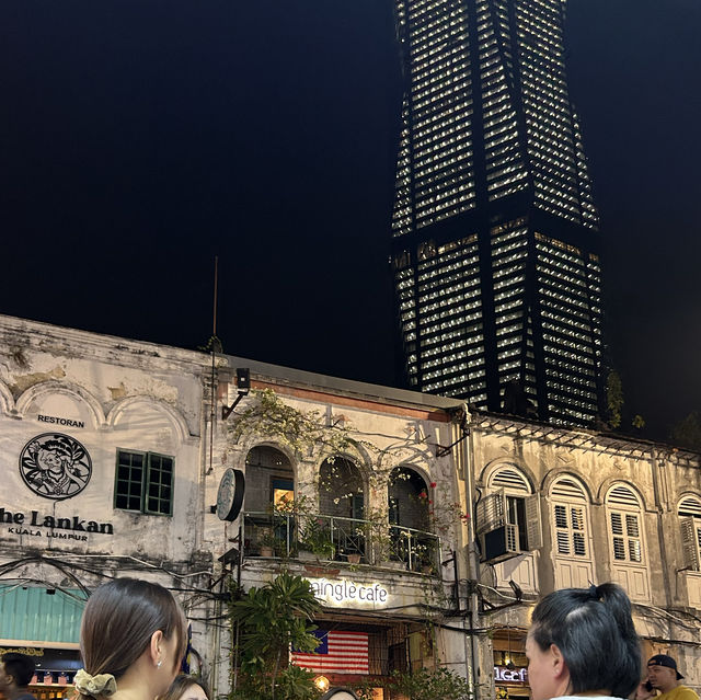 夜空下的福建麵 