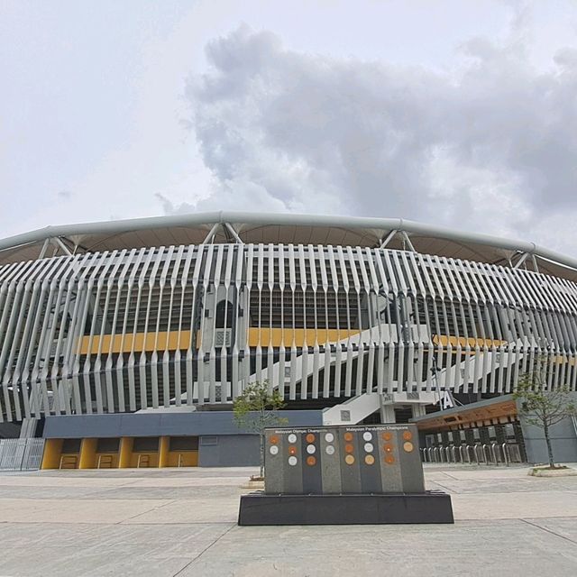 THE BIGGEST STADIUM IN SOUTH EAST ASIA