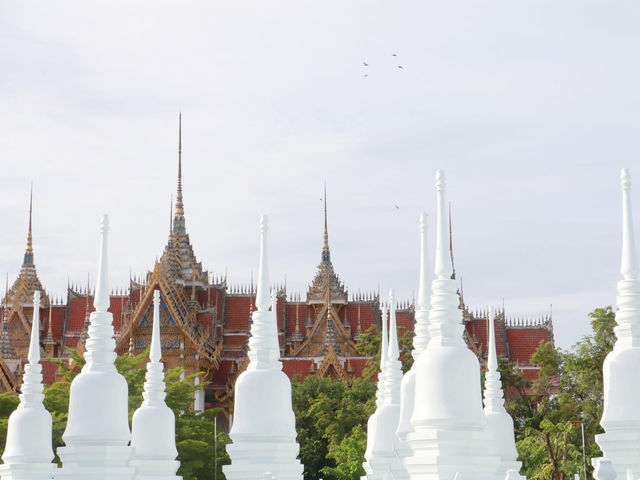 เที่ยวเจดีย์ร้อยยอด ณ วัดไผ่โรงวัว