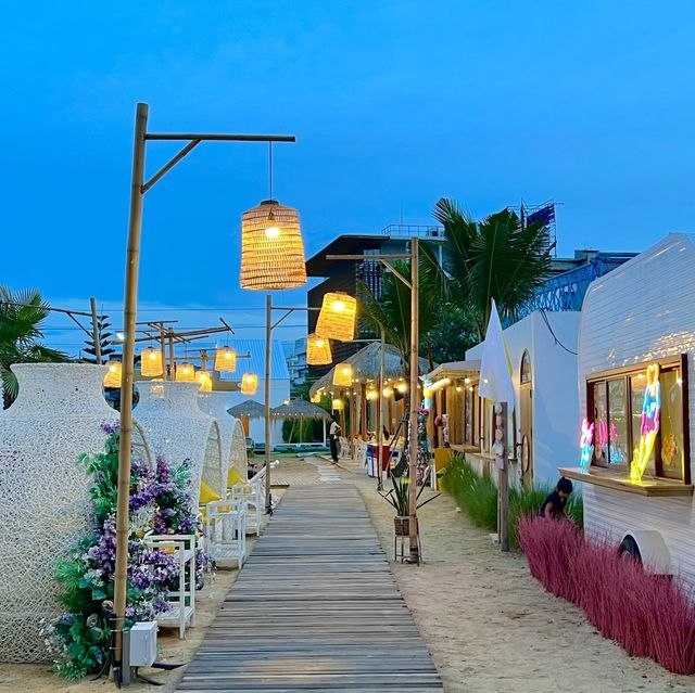 The Beach กลางกรุง คาเฟ่และร้านอาหารฟีลทะเล 