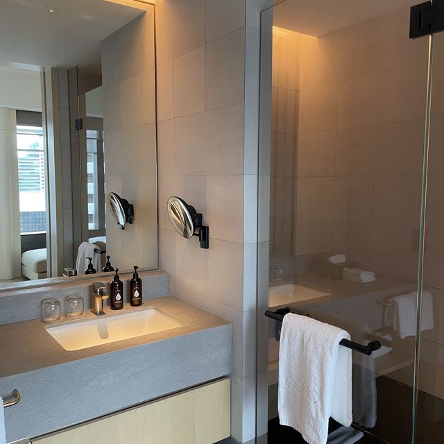 Emerald King Room, Como Metropolitan SG