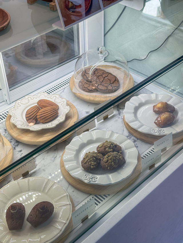 초읍 어린이대공원 카페 메르시마담 딸기디저트 맛집