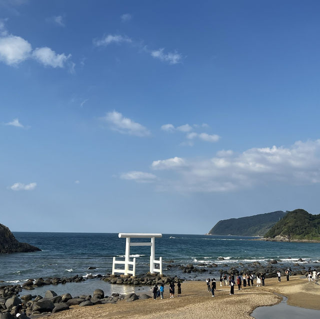 【夫婦岩】：象徵愛情與圓滿嘅神聖景點
