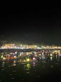 🇻🇳夜遊會安古城👍🏾浪漫小船放燈籠🏮