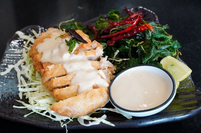 ร้านอาหารวีแกน เข้ม-ข้น พาหุรัด