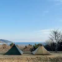 海と山の絶景を楽しめるハイブリッドキャンプ場〜おしか家族旅行村キャンプ場〜