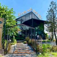 Makvid Cafe & Bistro