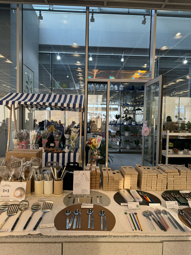 압도적인 규모! 항구뷰가 멋있는 영도 대형카페 ✨