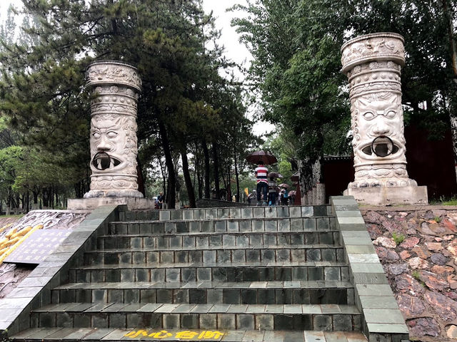 The Western Xia mausoleums 西夏王陵