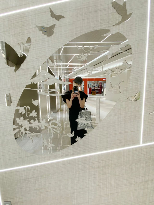 GINZA SIXアート散歩