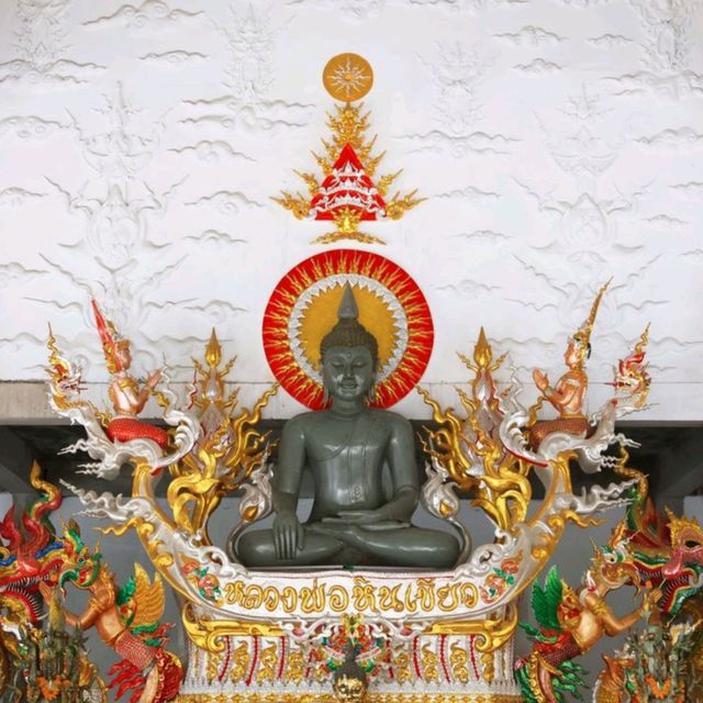 สักการะหลวงพ่อหินเขียว วัดโพธิ์ทอง เพชรบูรณ์
