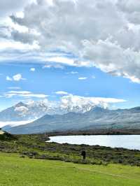 🇨🇳 Mirroring the Sky: Discovering Red Lake's Serene Waters in Kangding