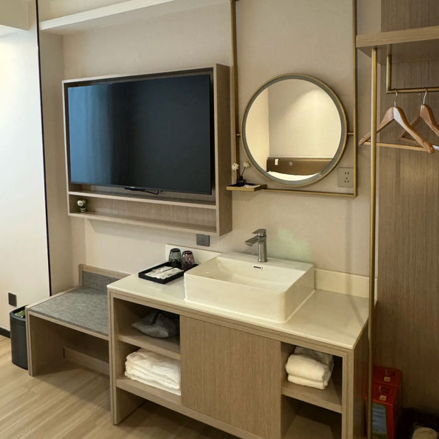 環逸酒店：恬逸大床房300元，地鐵站和景點都近