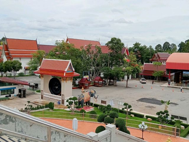 สักการะองค์พระใหญ่ วัดละหารไร่ จ.ระยอง