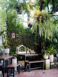 🦌 Little Hideout ร้านที่ขนมเค้กน่ารักมาก