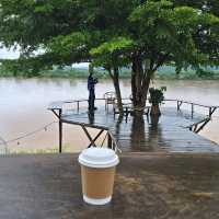 ต้าของ ร้านคาเฟ่ริมน้ำโขง 