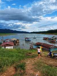 ล่องเรือชมเมืองเก่าสังขละบุรี