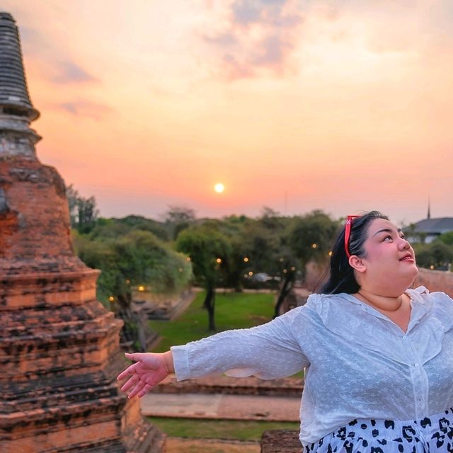 เที่ยวพระปรางค์เก่าแก่ อยุธยา 