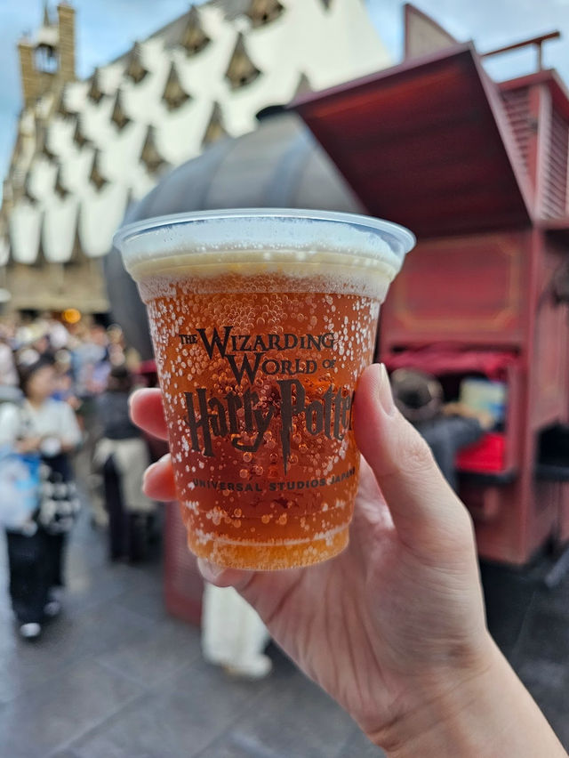 Butterbeer เครื่องดื่มยอดฮิตโซนแฮร์รี่ พอตเตอร์