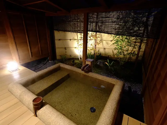 [Kanazawa] Một nhà trọ nơi bạn có thể tận hưởng suối nước nóng và ẩm thực
