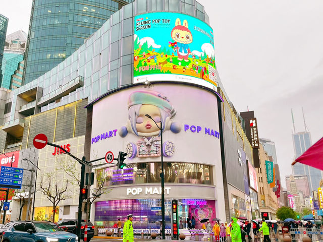 POP MART ที่ใหญ่ที่สุดในเซี่ยงไฮ้! จัดเต็มมากกก 