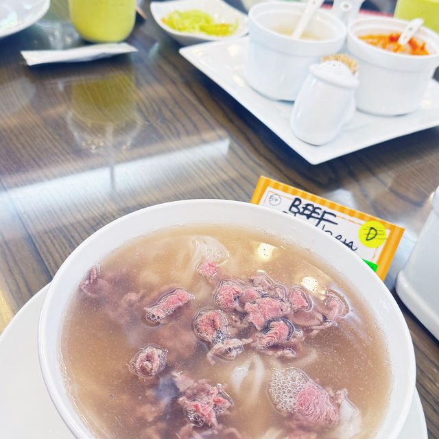 🔝 Must Eat like the Local in Hanoi- Pho + Egg coffee 