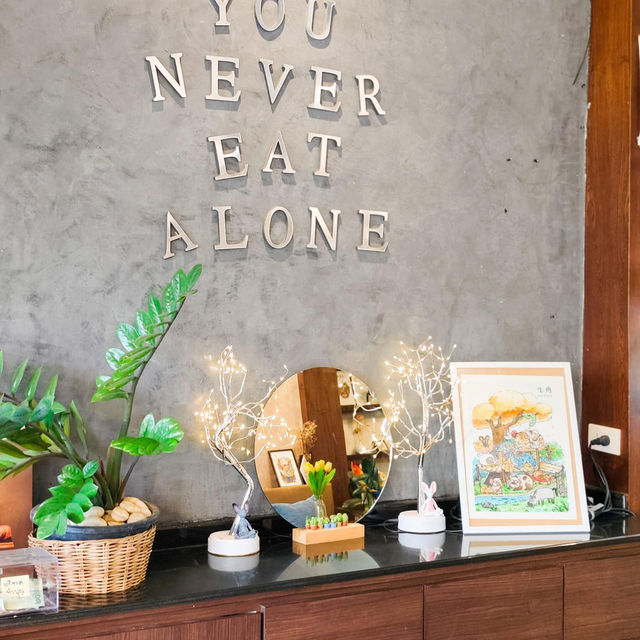 Amber House - Coffee and Food