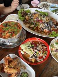 ✨ ร้านยำเจ้าดังห้ามพลาดเมื่อมาชลบุรี 